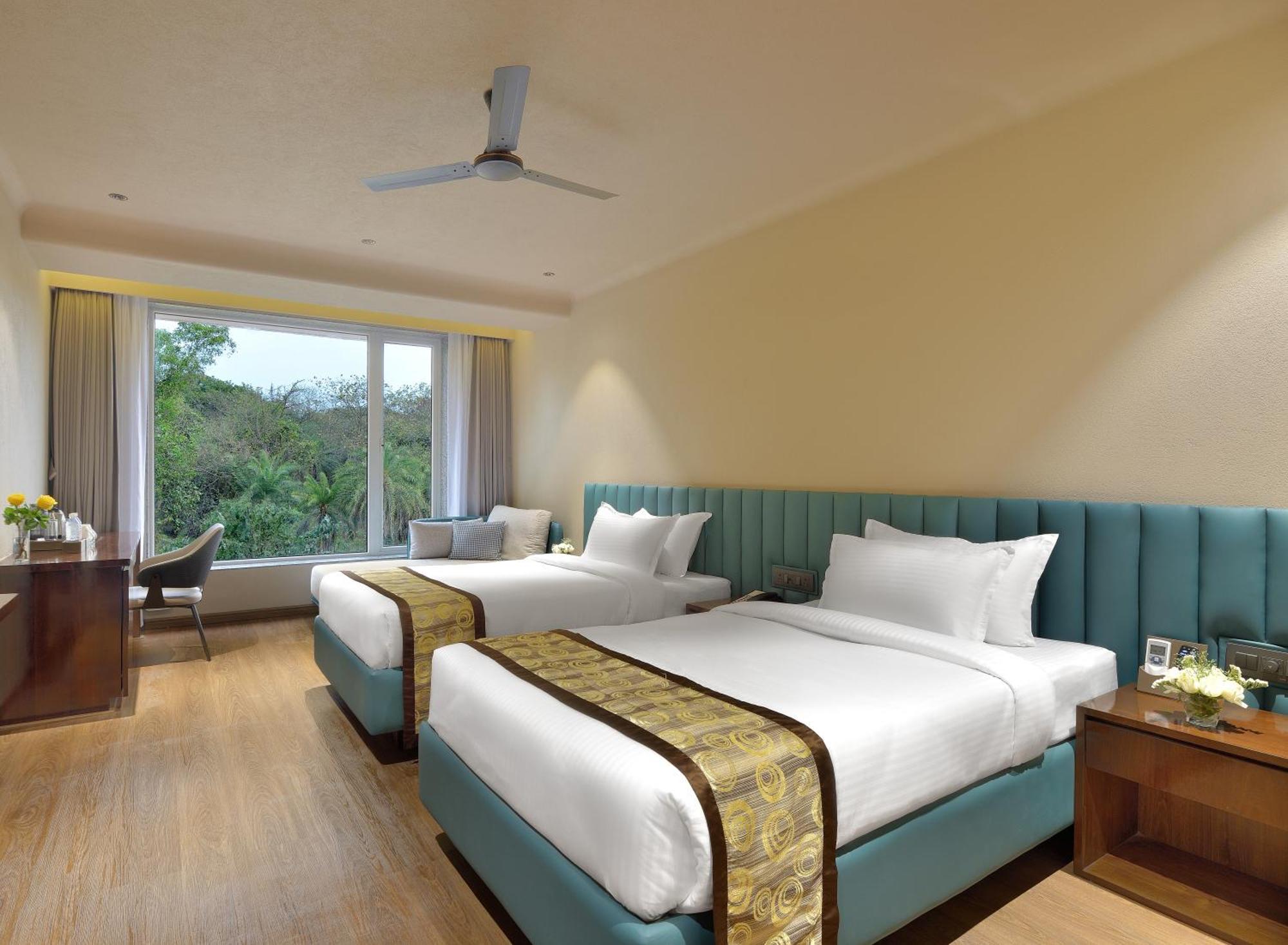 Urbane By Treat Daman Hotel Buitenkant foto