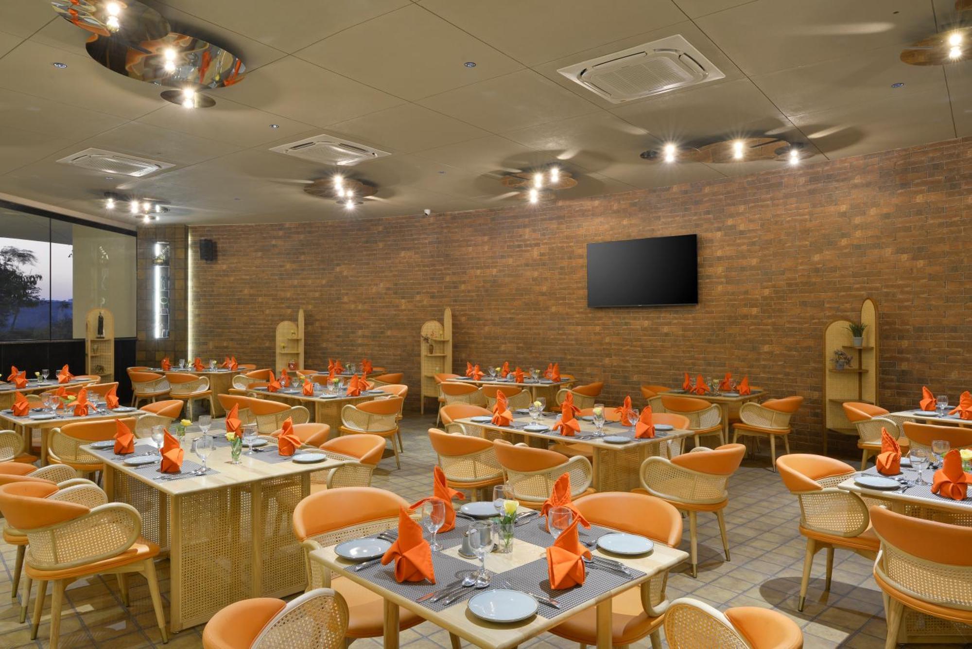 Urbane By Treat Daman Hotel Buitenkant foto