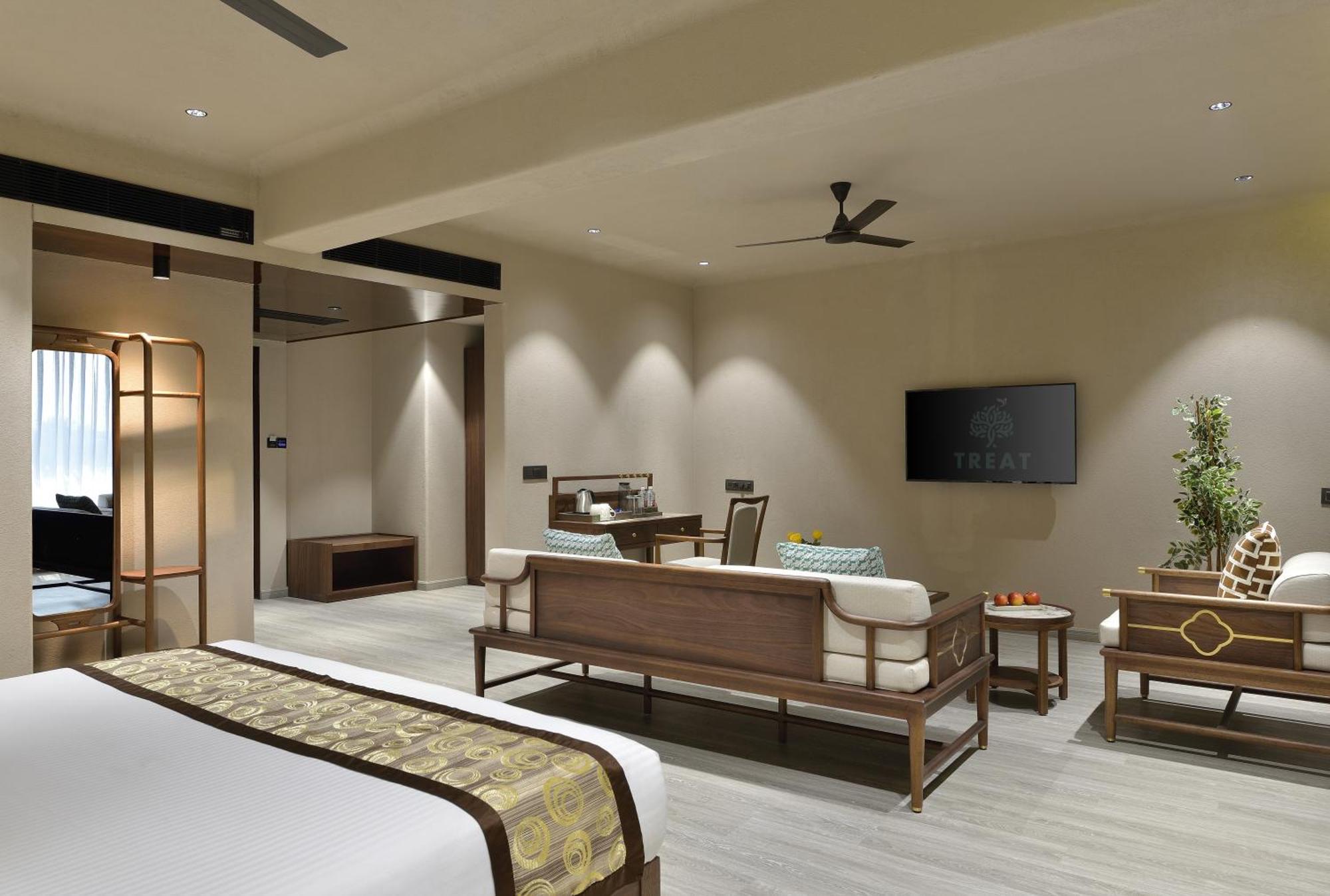 Urbane By Treat Daman Hotel Buitenkant foto